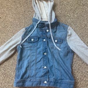 Jean Jacket with cotton sleeves !